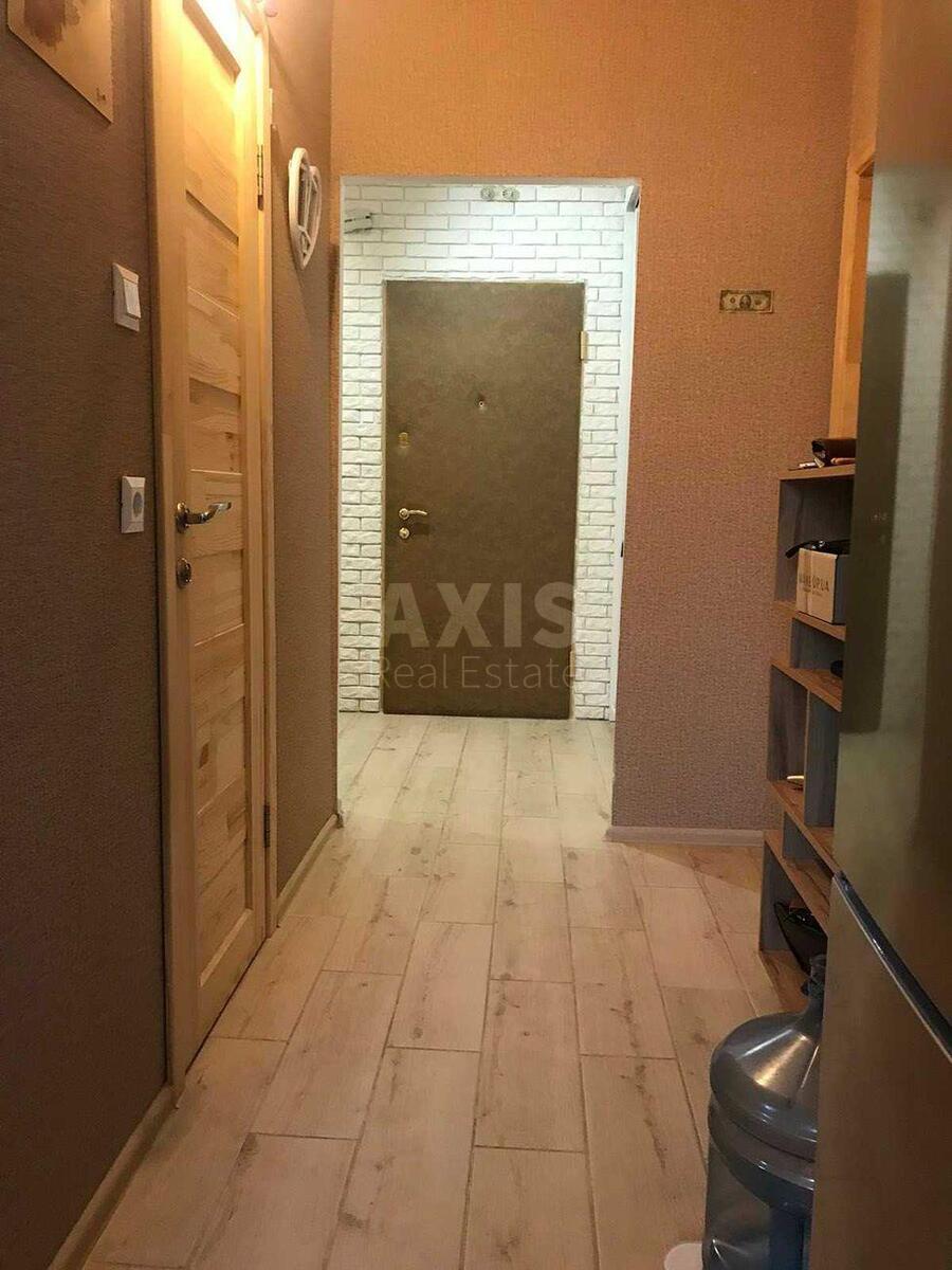 1k apartment vul. Dragomanova 1К7