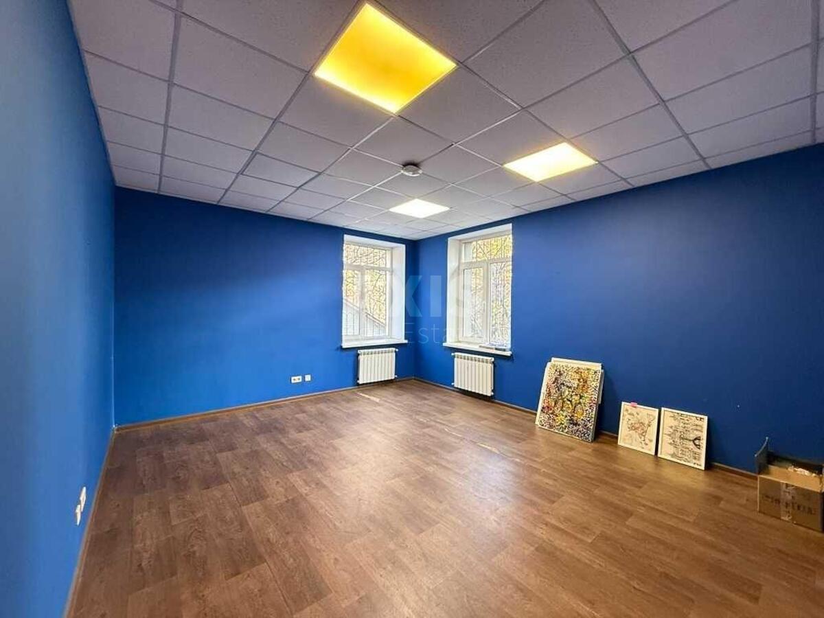 Office vul. Sichovyh Stril'civ 37/41, 93m2