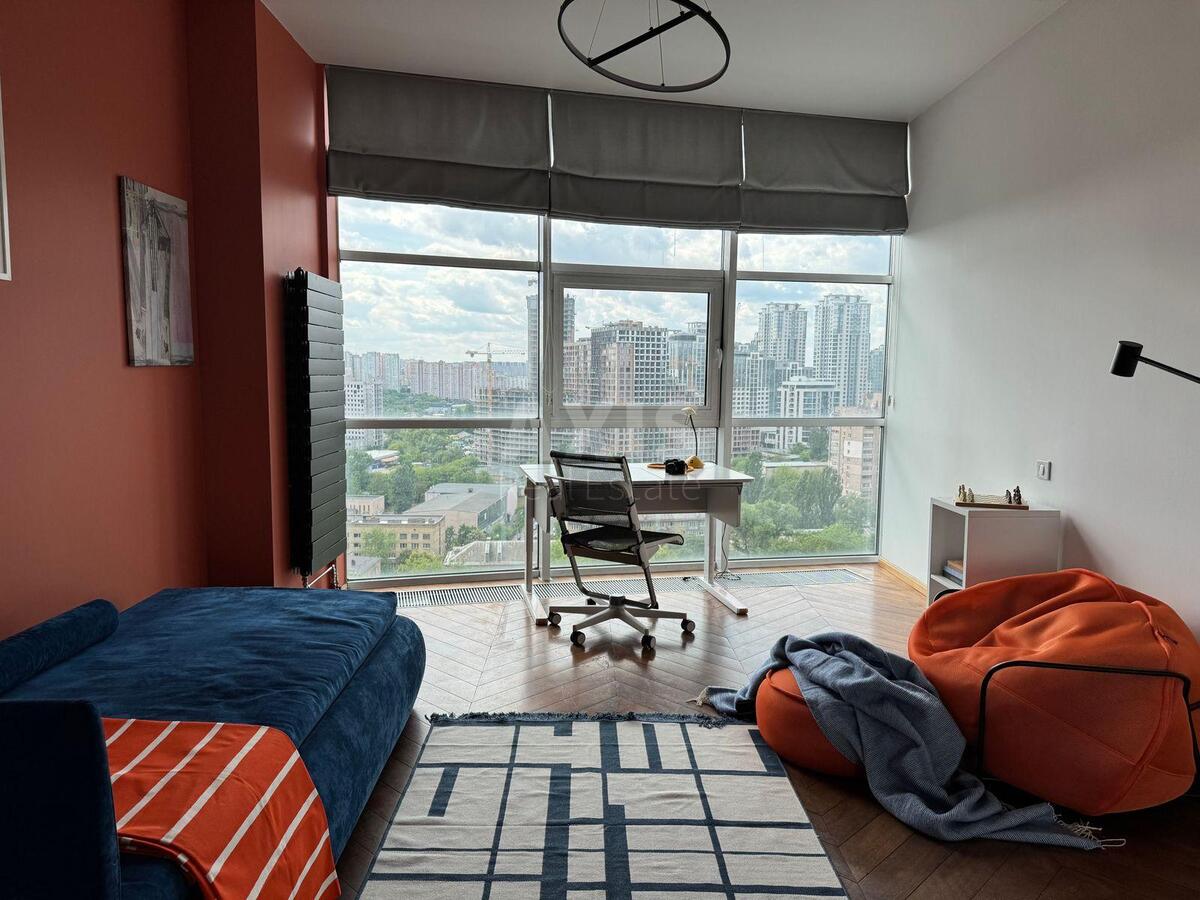 4k apartment vul. Zvirynec'ka 520