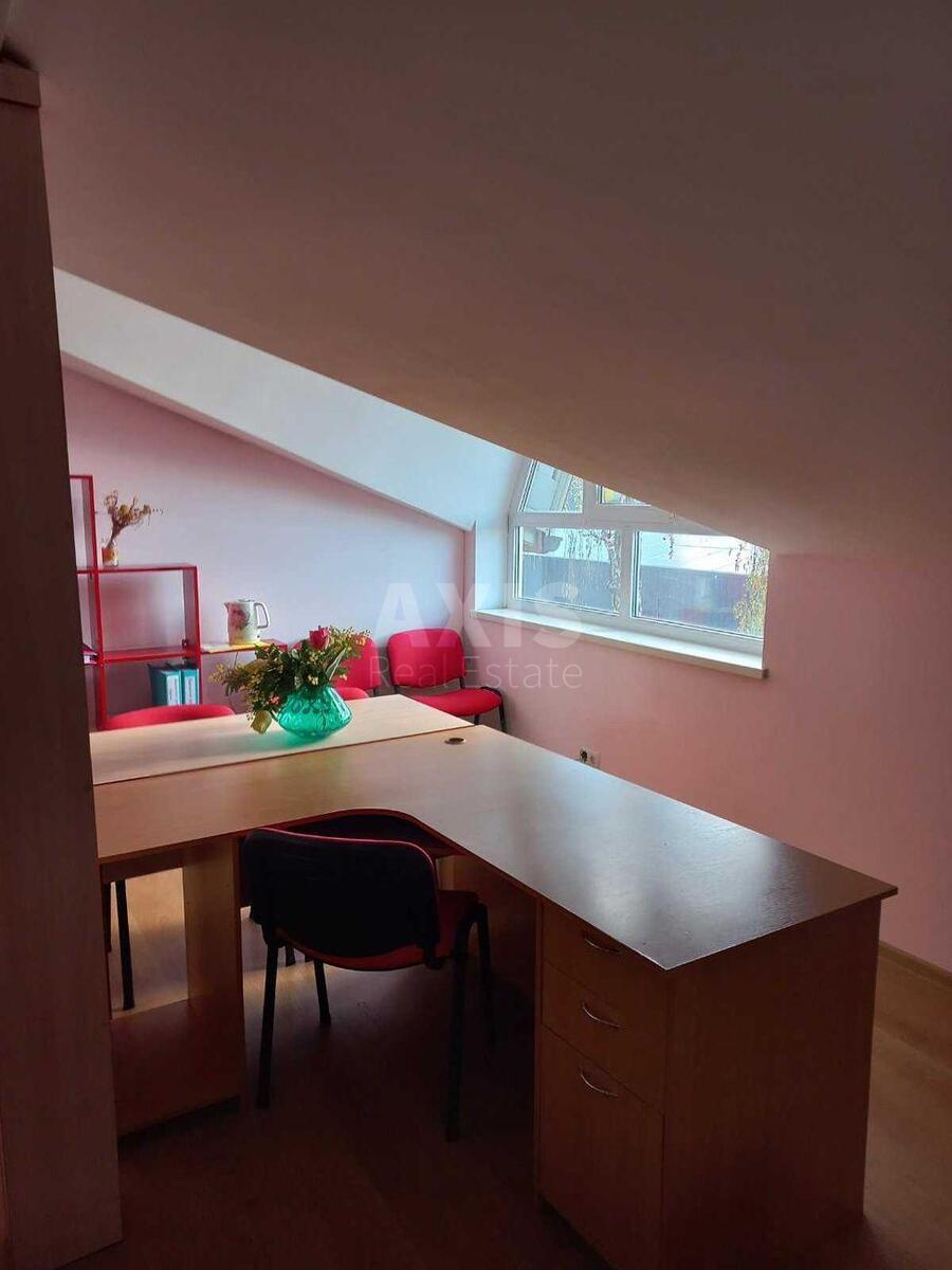 Office vul. Zodchyh 52, 60m23