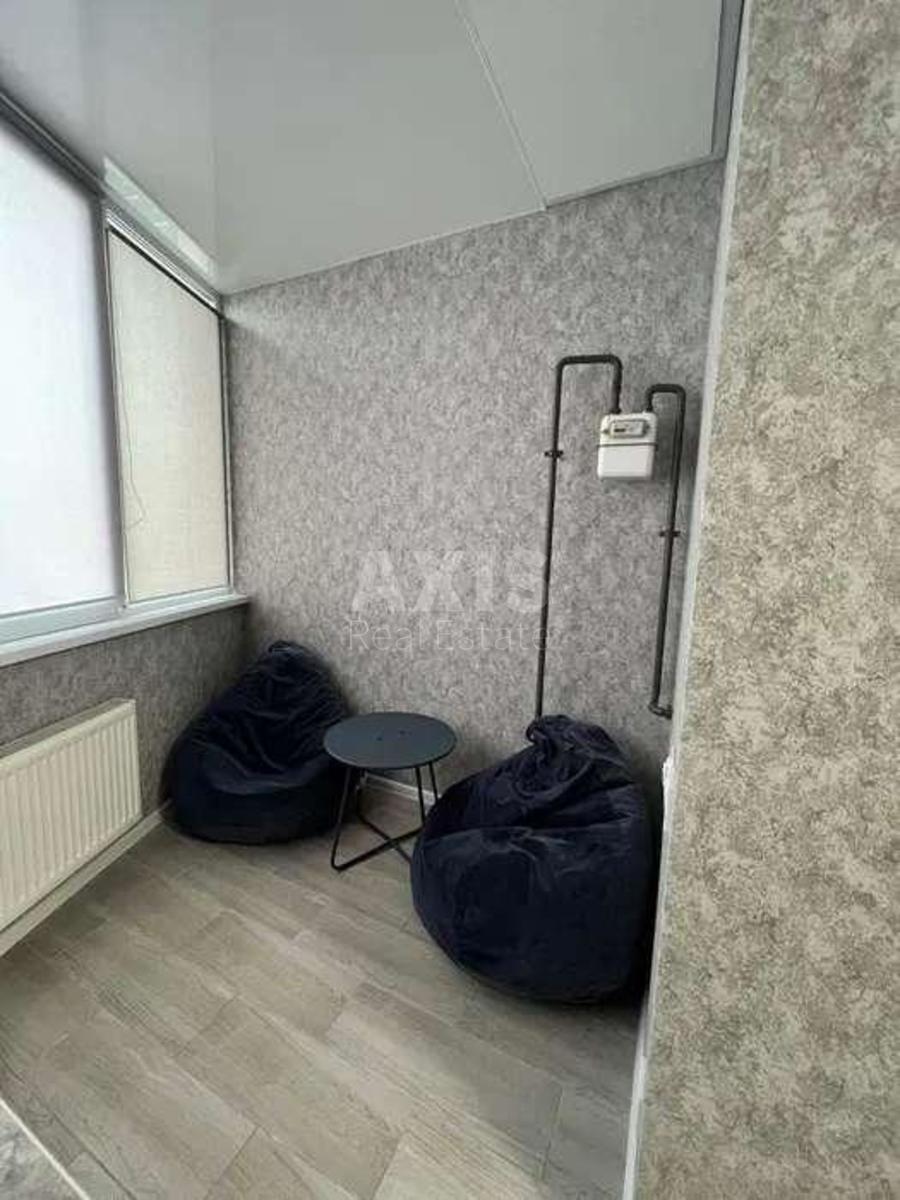 3k apartment vul. Bulahovs'kogo Akademika 40