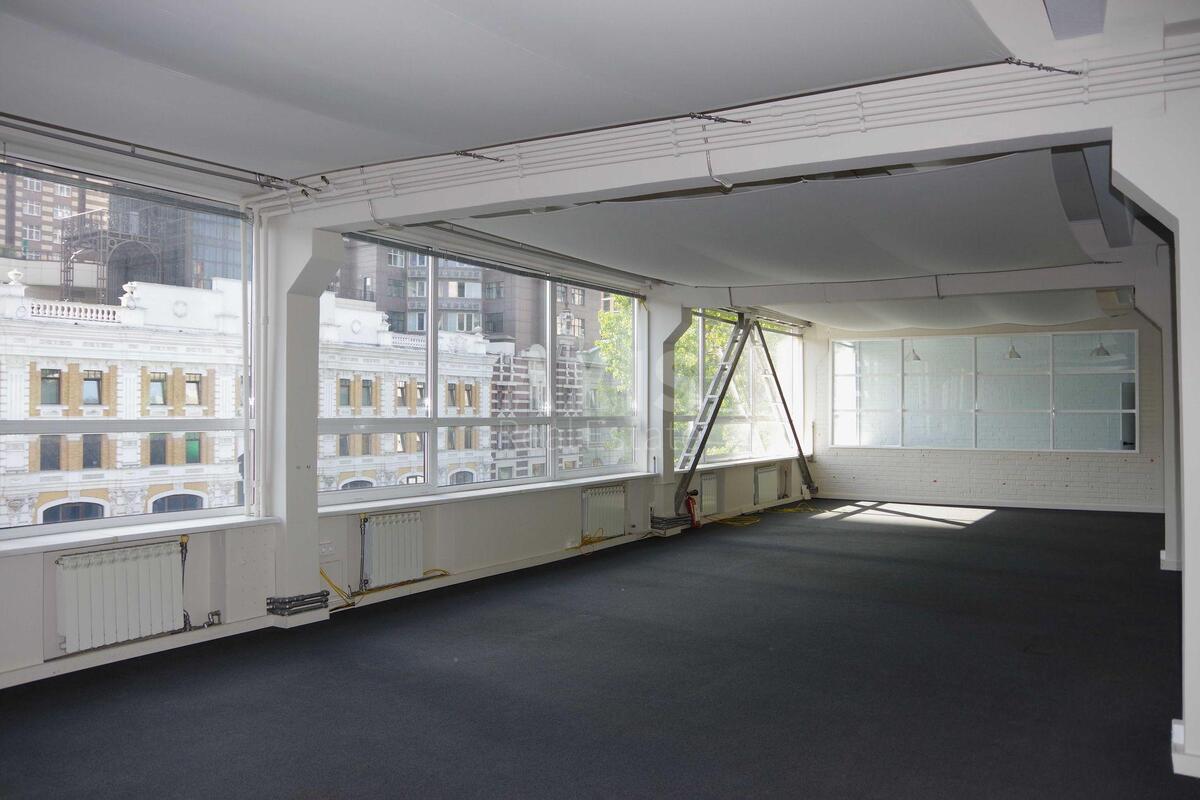 Office vul. Hmel'nyc'kogo Bogdana 63А, 300m2