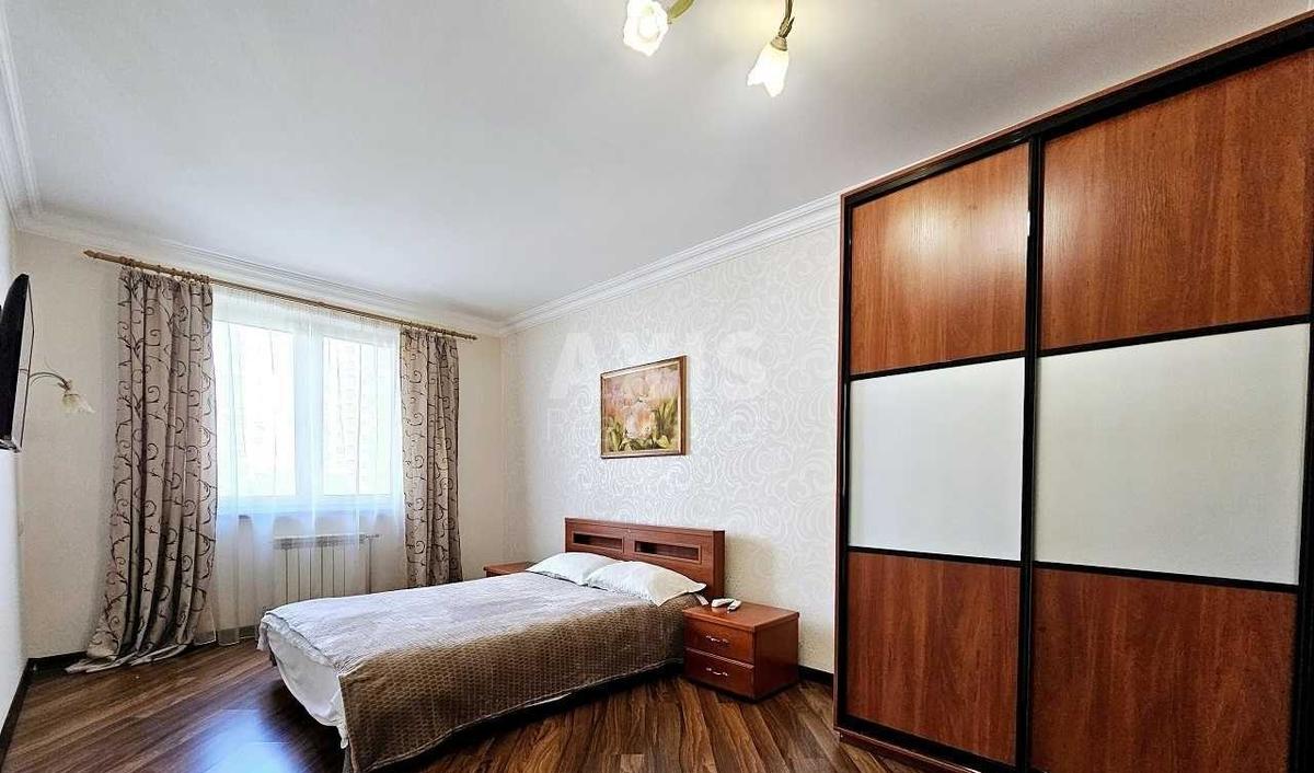 2k apartment vul. Patriarha Mstyslava Skrypnyka 401