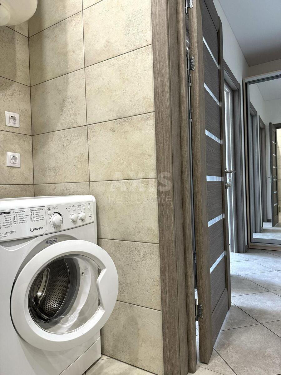 1k apartment vul. Lypkivs'kogo Vasylja Mytropolyta 16Г10