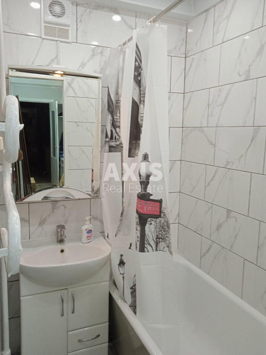 2k apartment vul. Entuziastiv 11/16