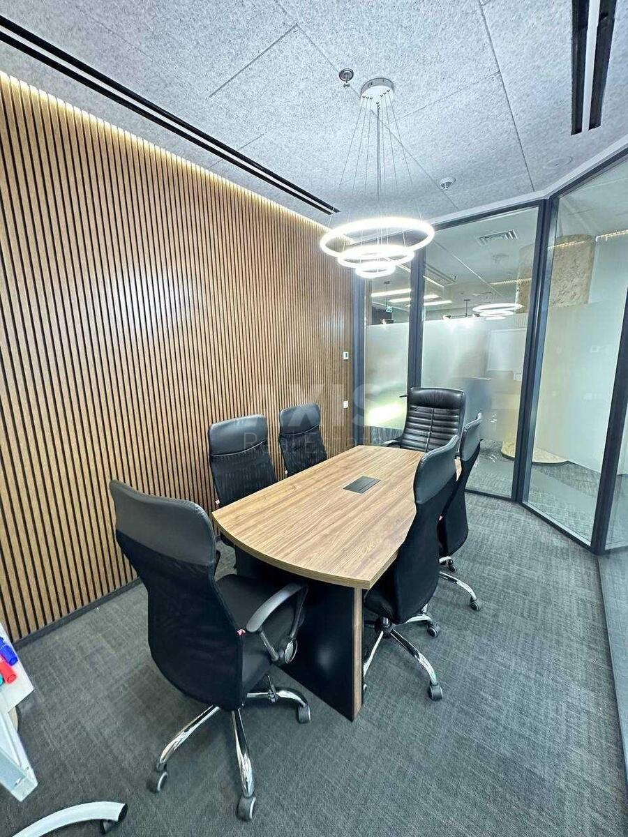 Office vul. Strutyns'kogo Sergija 13/15, 372m21