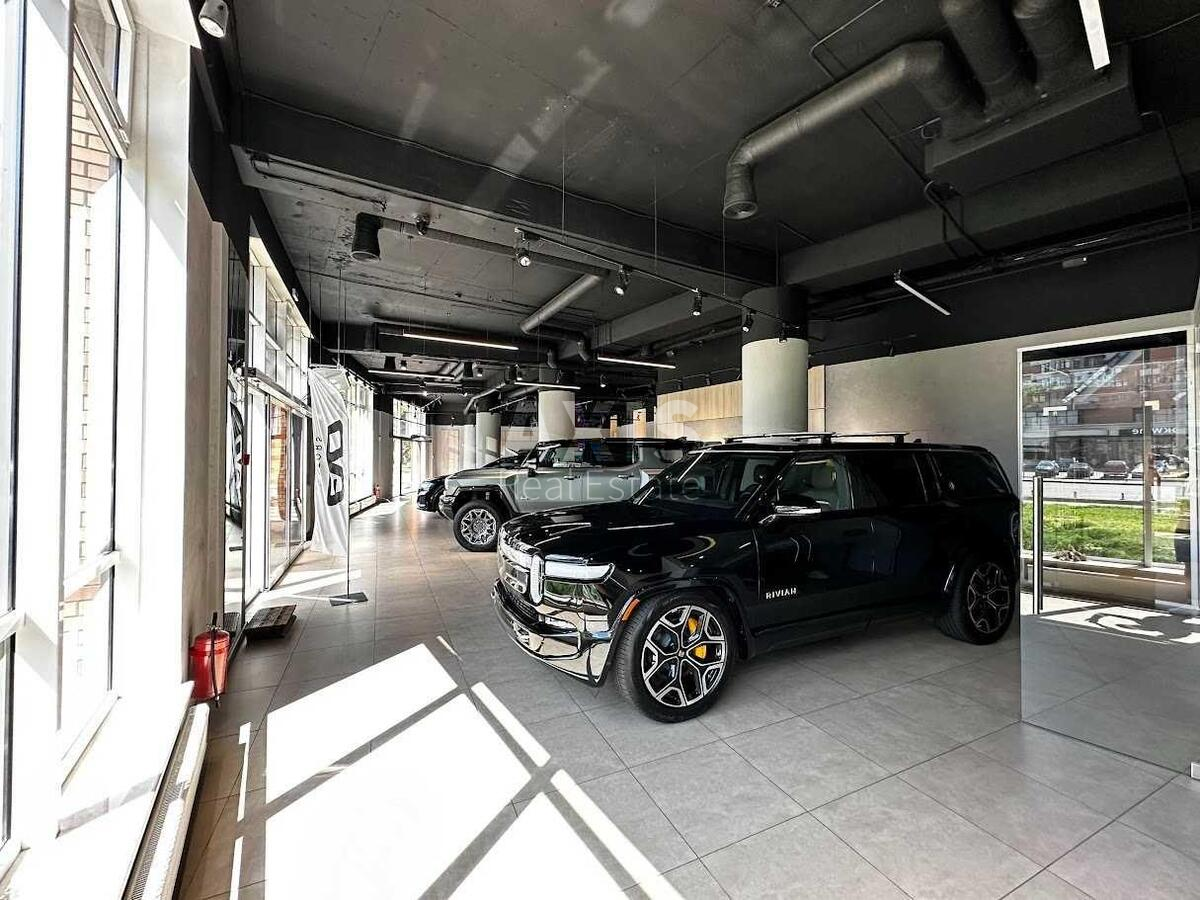 Office bul. Lesi Ukrai'nky 23, 160m21