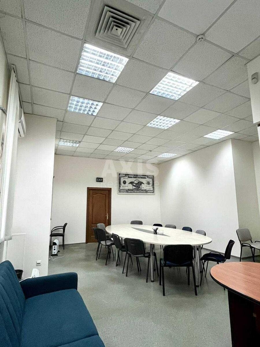 Office bul. Druzhby Narodiv 38, 48m26