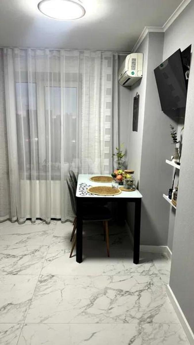 2k apartment vul. Bogatyrs'ka 6/10
