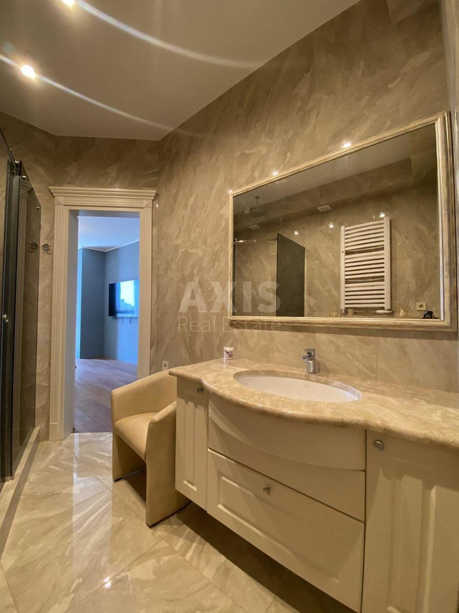 3k apartment vul. Dragomyrova Myhajla 4Б9