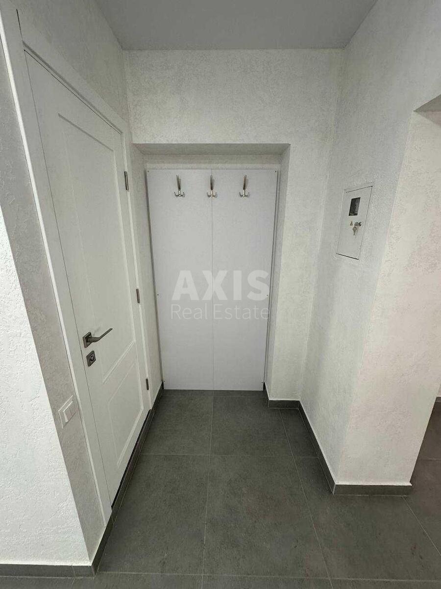 Trade object vul. Naberezhno-Hreshhatyc'ka 33, 50m2582116