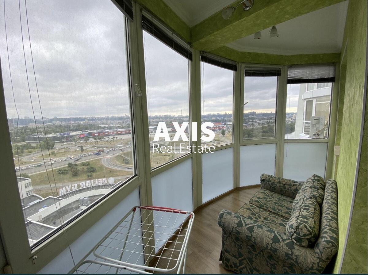 2k apartment vul. Mel'nykova 18Б2