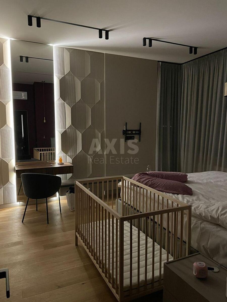 4k apartment nab. Dniprovs'ka 14571808