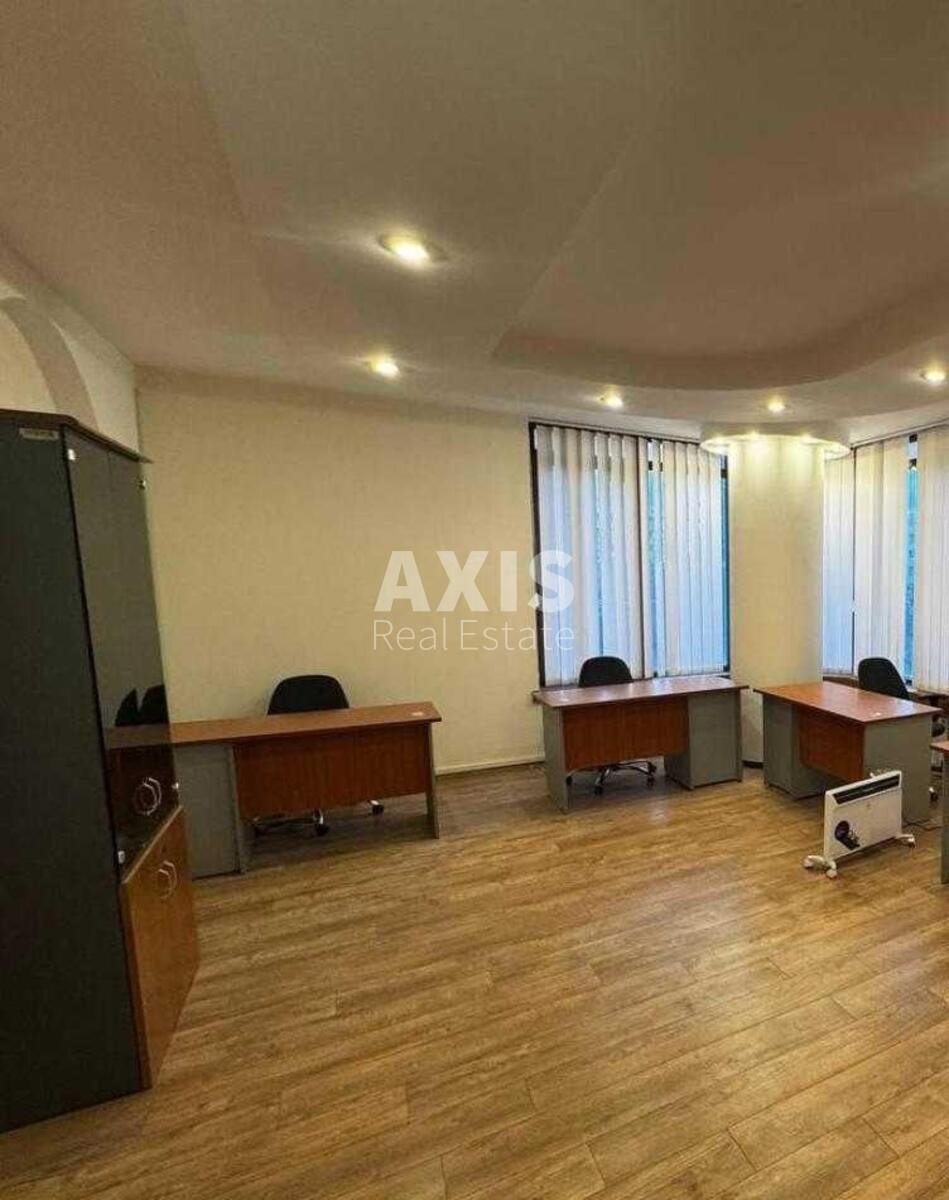 Офіс вул. Велика Васильківська 82А, 82м2