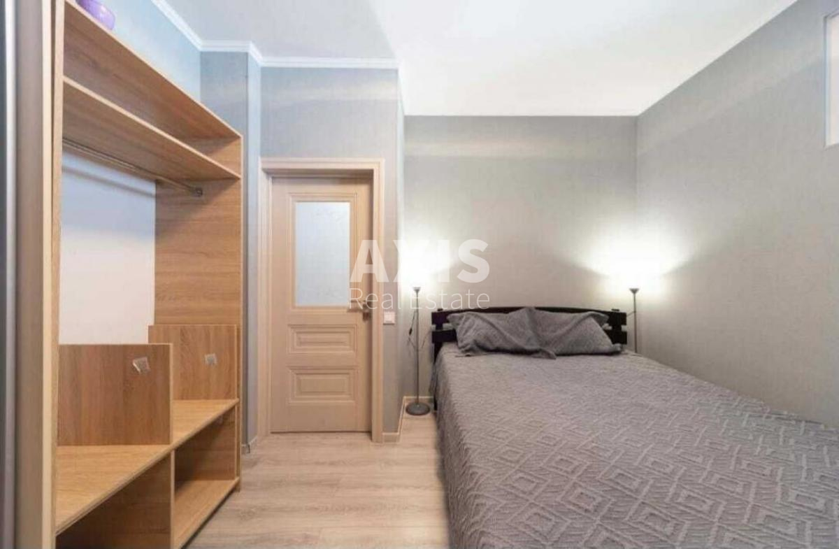 3k apartment vul. Pysarzhevs'kogo Akademika 8а13