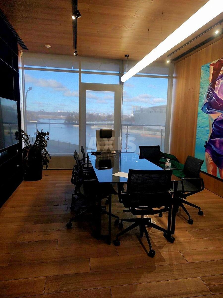 Office nab. Dniprovs'ka 14, 245m261991