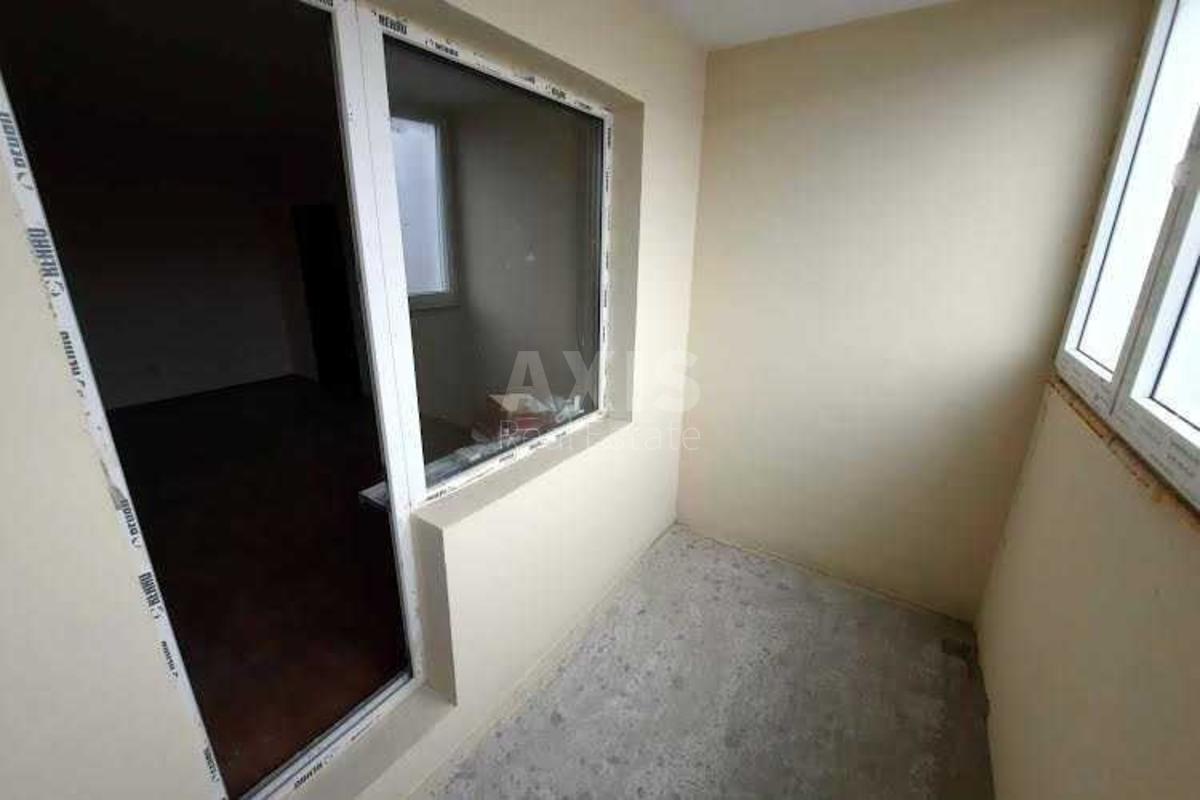 1k apartment vul. Revuc'kogo 90