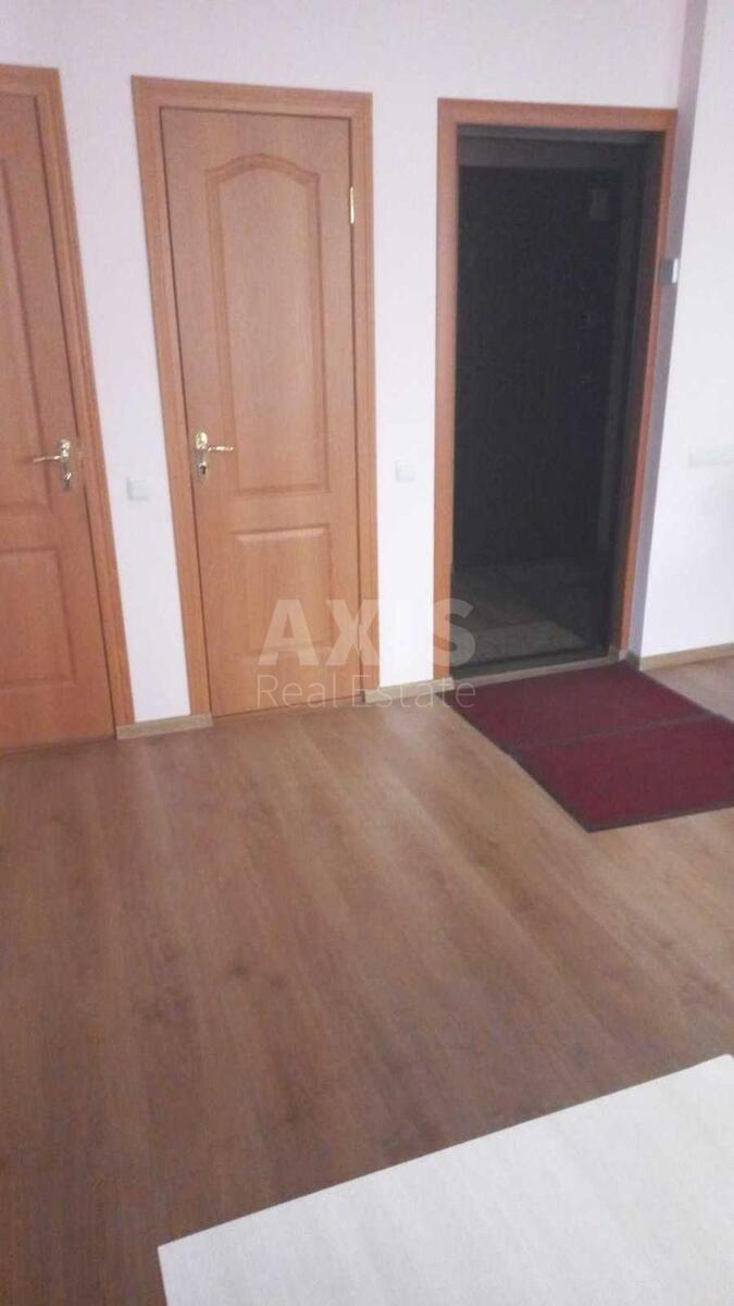 Office vul. Zodchyh 52, 60m24