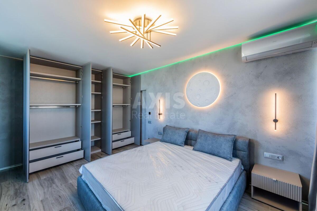 4k apartment pr-t Peremogy 11584532