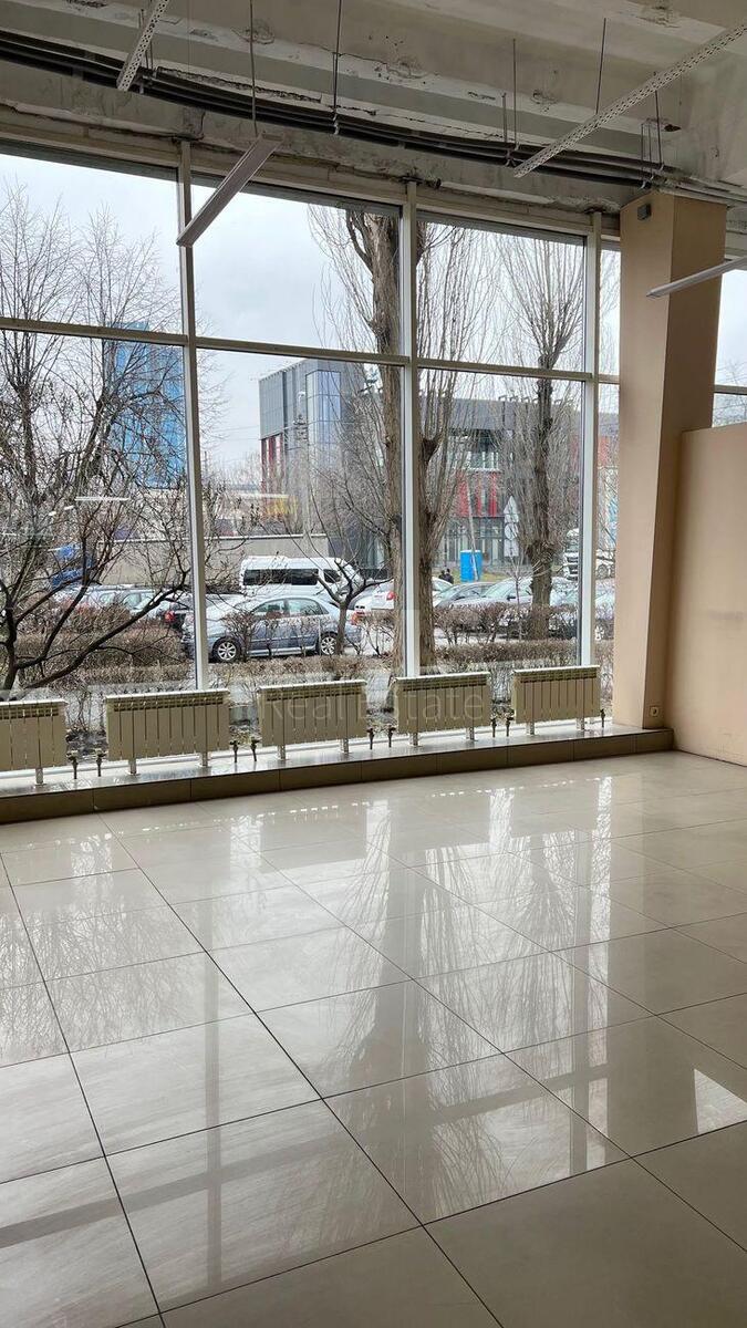 Trade object vul. Lypkivs'kogo Vasylja Mytropolyta 1, 40m2