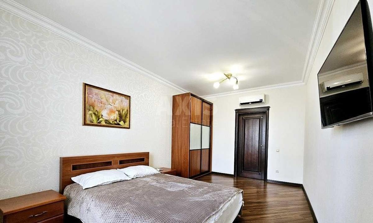 2k apartment vul. Patriarha Mstyslava Skrypnyka 402
