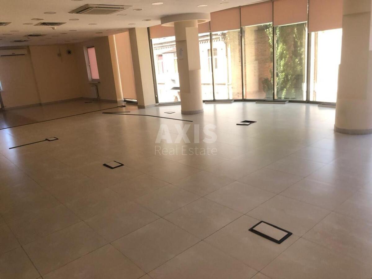Office vul. Basejna 7В, 280m22