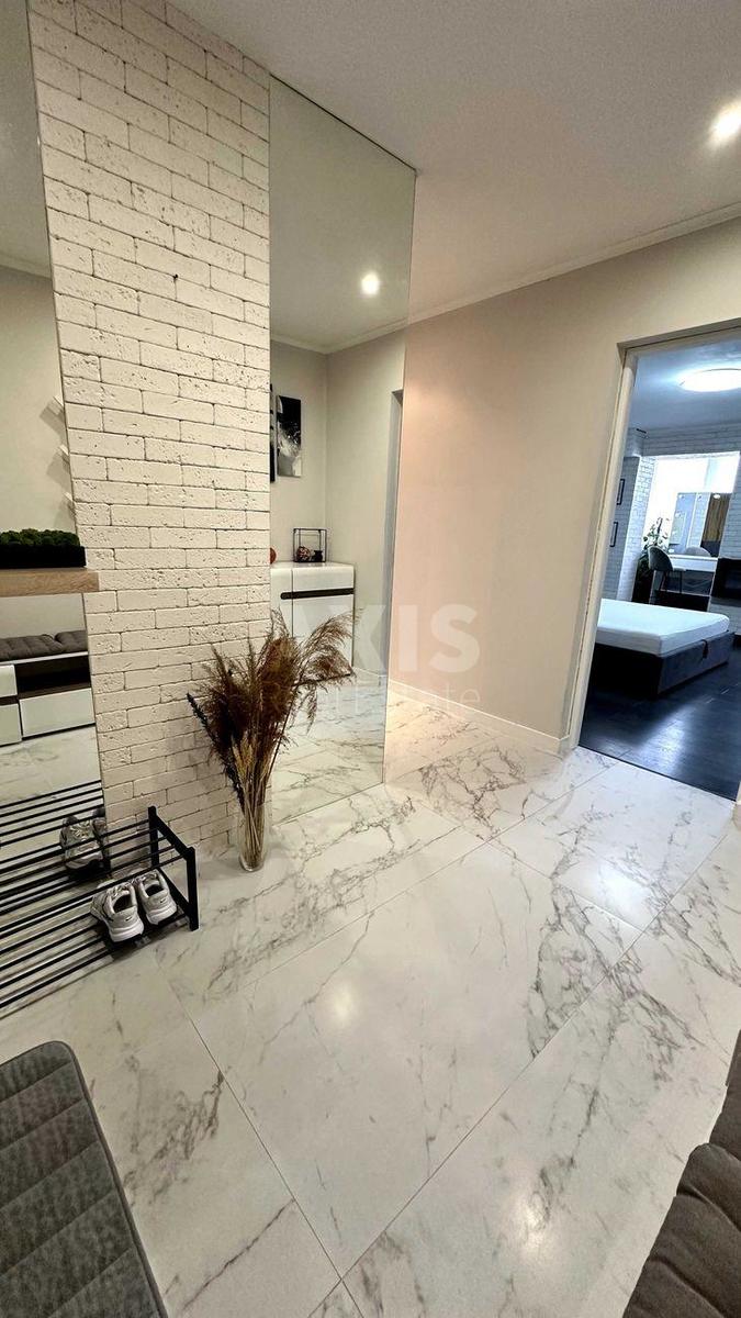 2k apartment vul. Bogatyrs'ka 6/11
