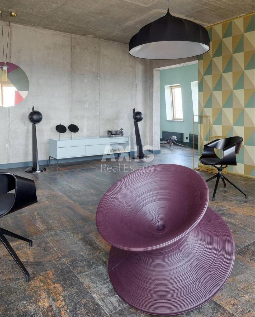 Office vul. Jevgena Konoval'cja 36, 264m210