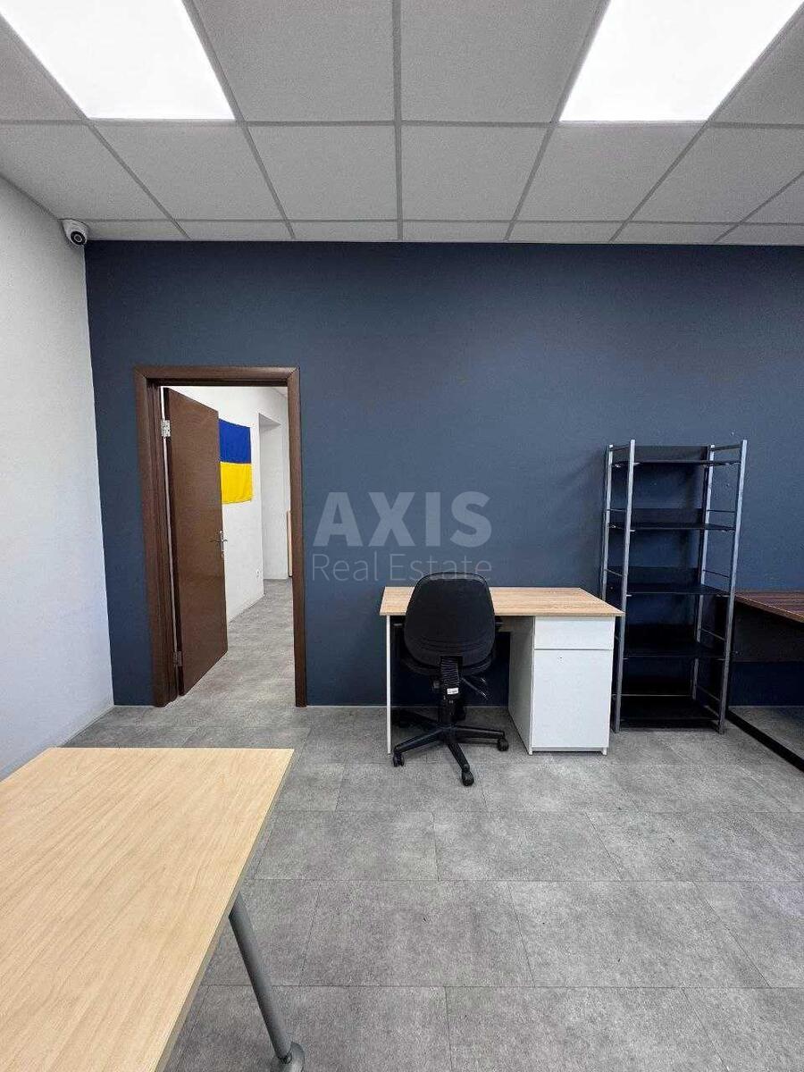 Office bul. Lesi Ukrai'nky 6, 60m26