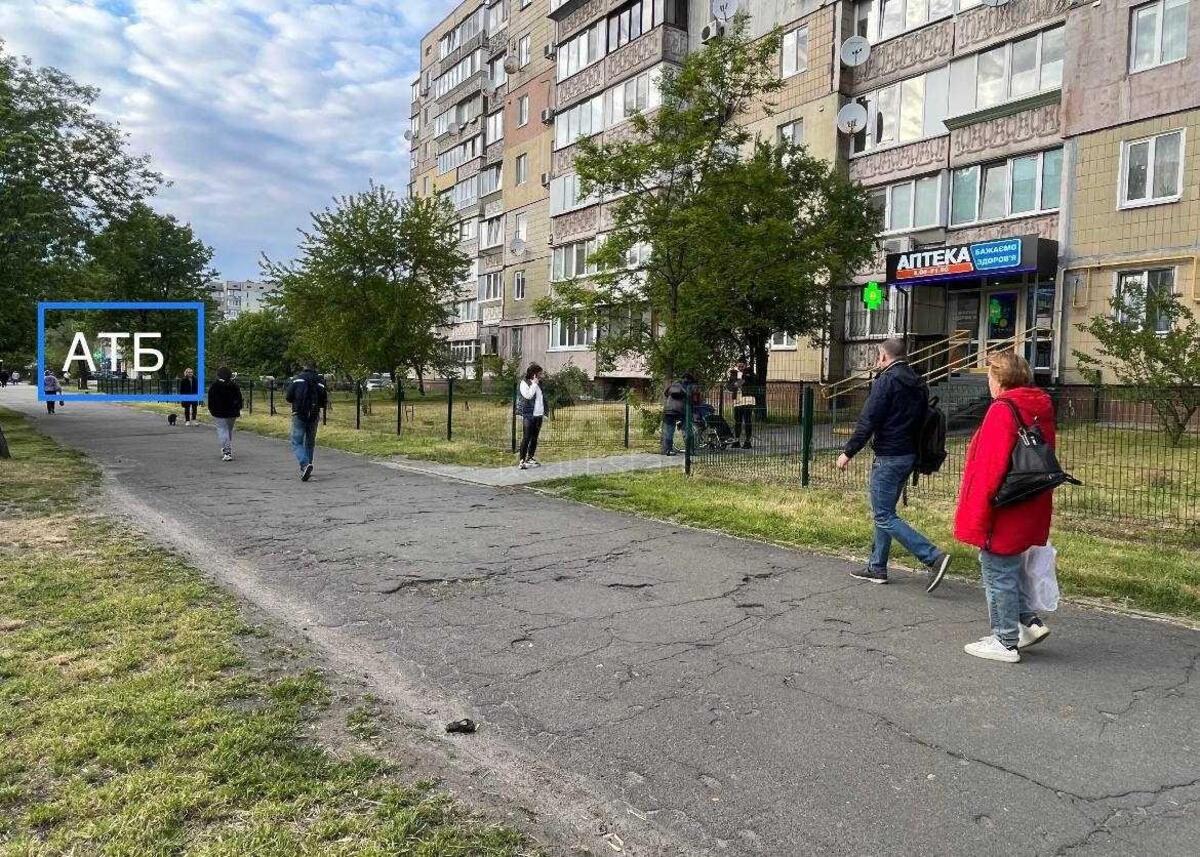 Объект торговли ул. Ревуцкого 35, 78м256618