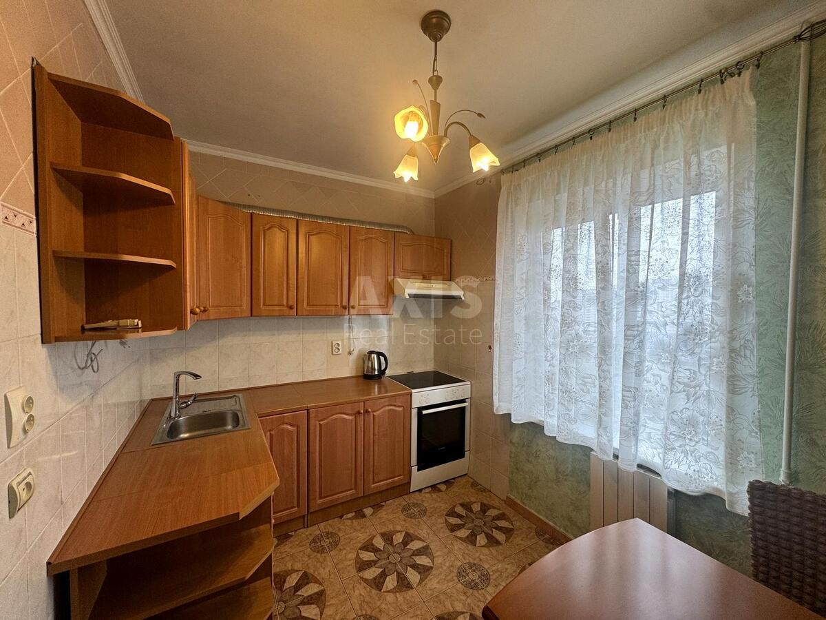 2k apartment vul. Sribnokil's'ka 1661523