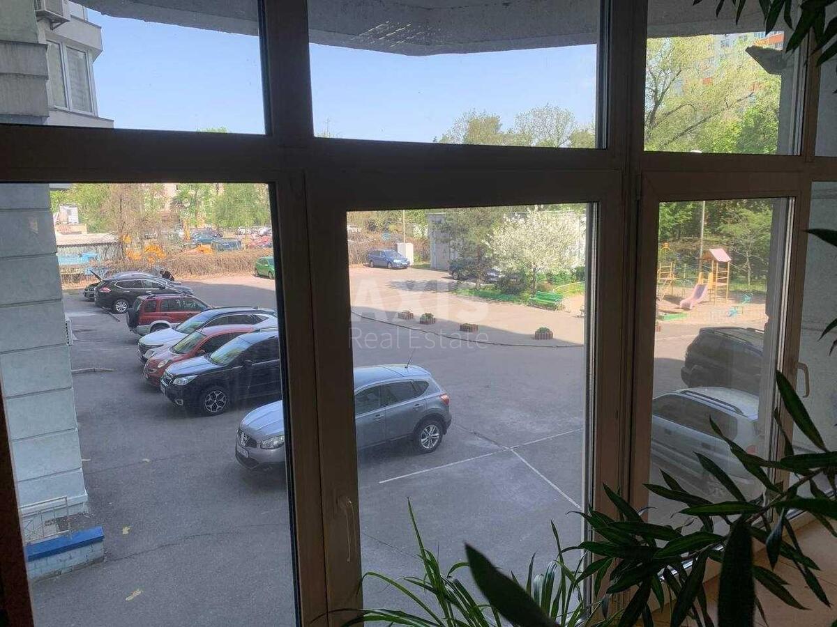 Office vul. Krakivs'ka 15/17, 209m2570682
