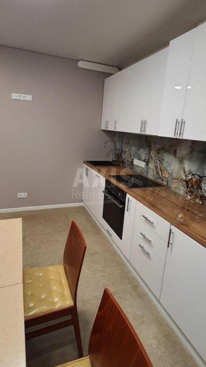 1k apartment shose Stolychne 1Б0