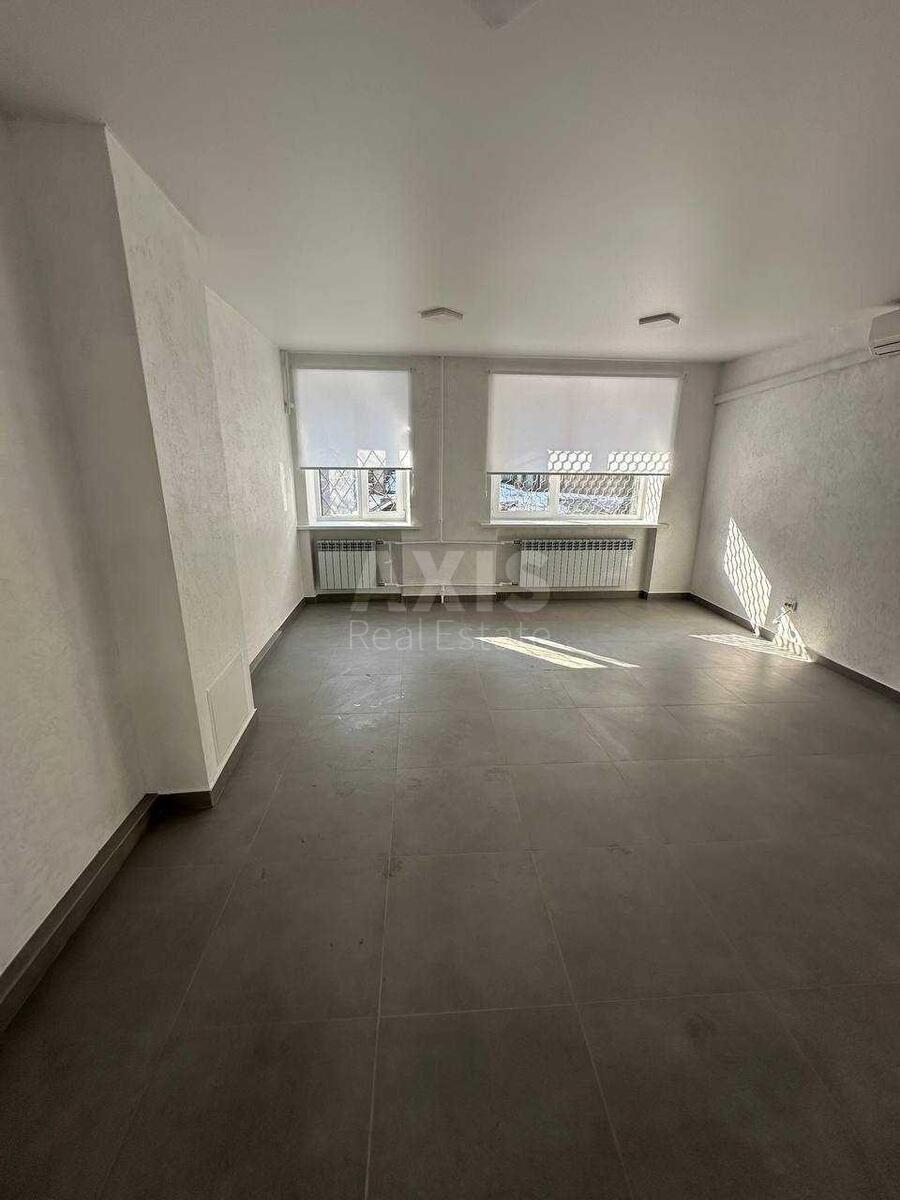 Trade object vul. Naberezhno-Hreshhatyc'ka 33, 50m2582118
