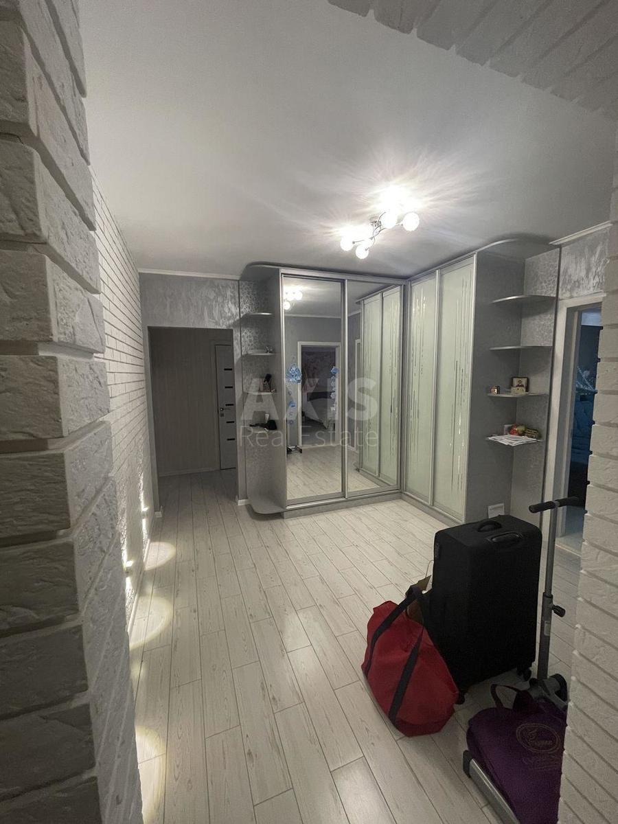 3k apartment vul. Urlivs'ka 386