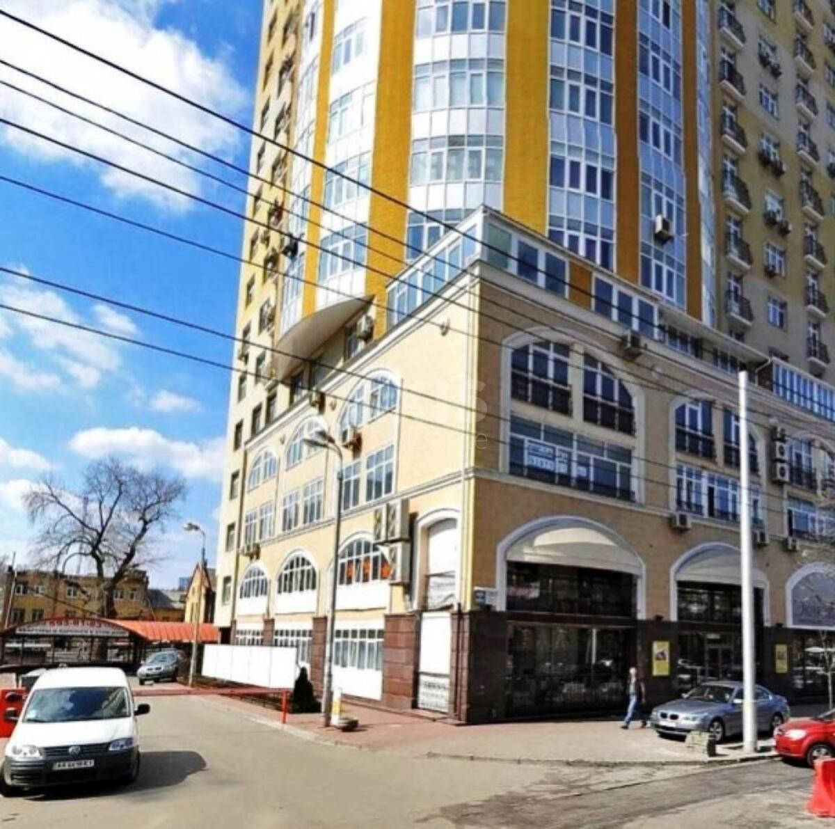 Об'єкт торгівлі вул. Антоновича 72, 880м2