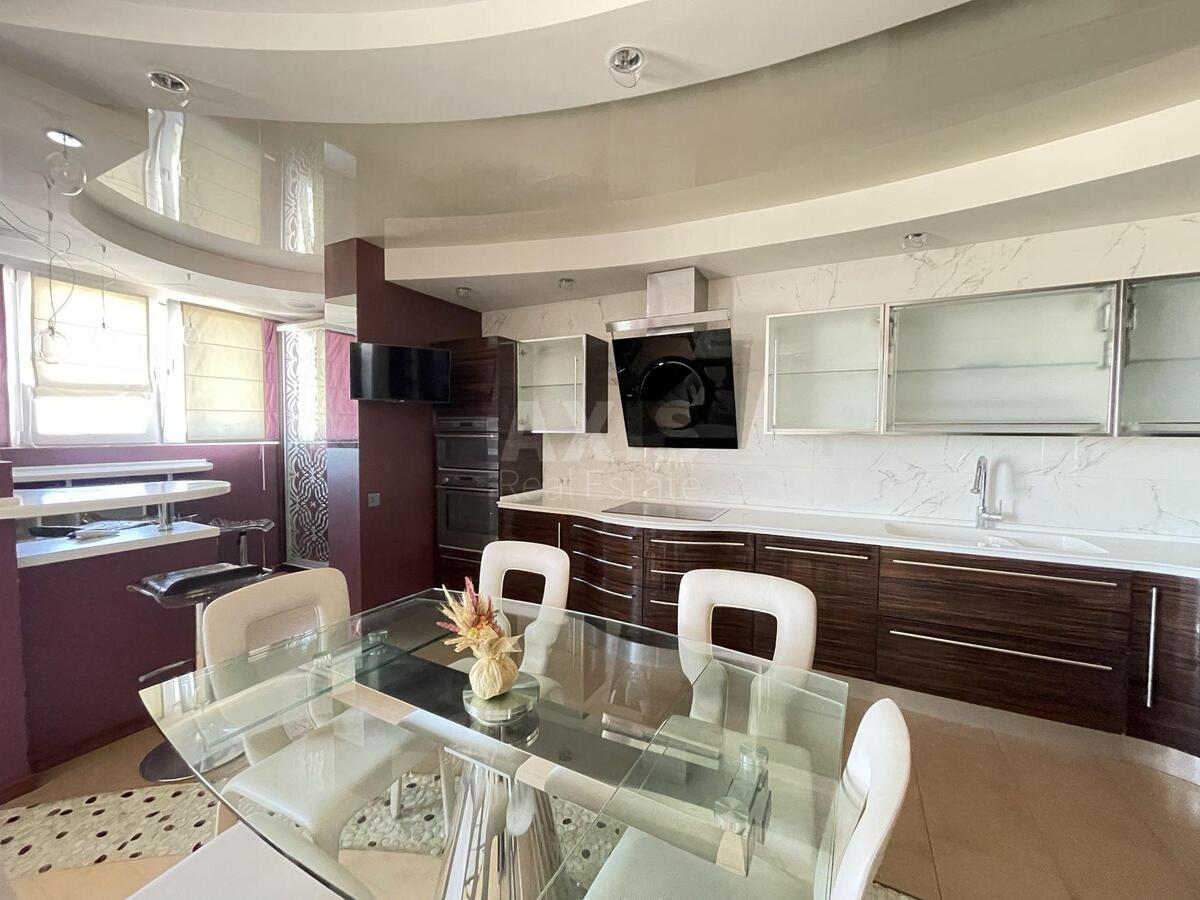 3k apartment vul. Ushakova Mykoly 1А0