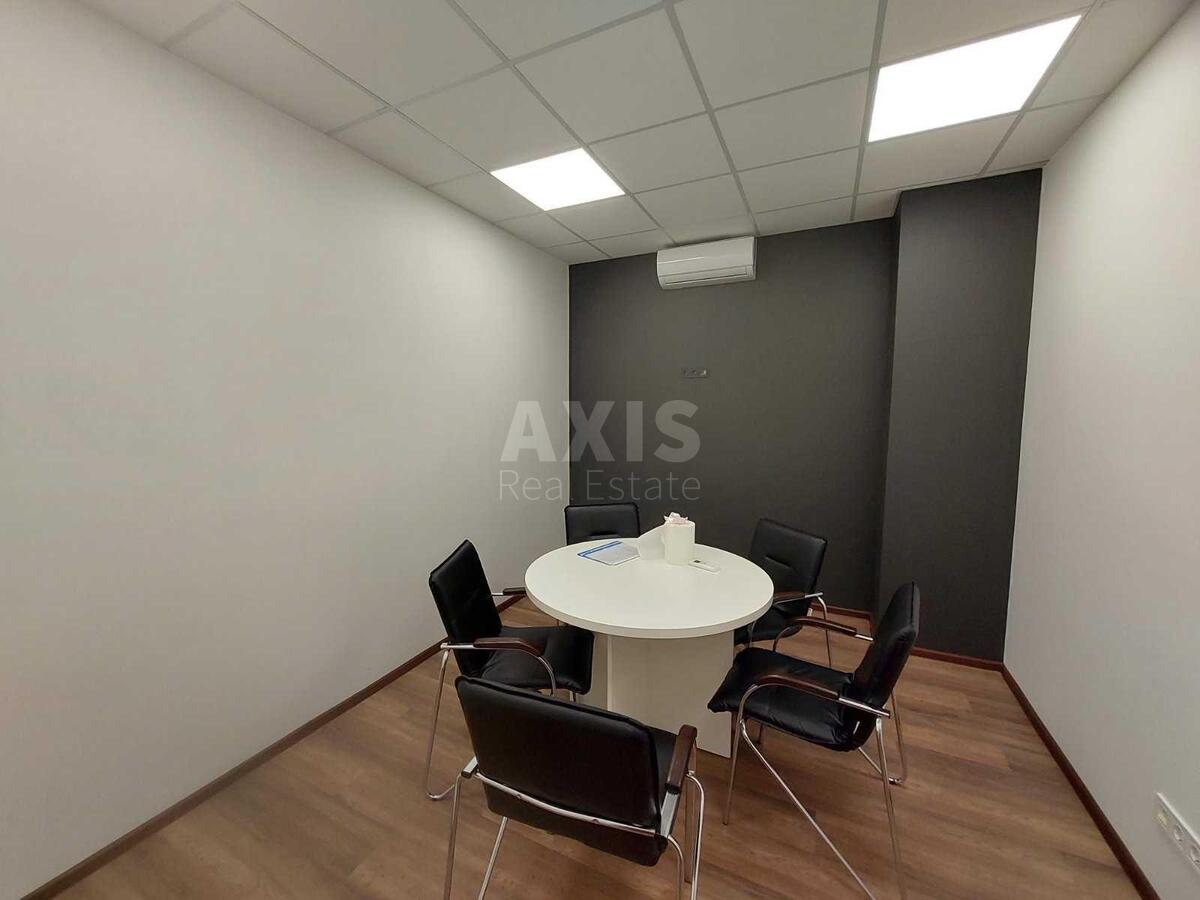 Office vul. Kostjantynivs'ka 75, 218m26