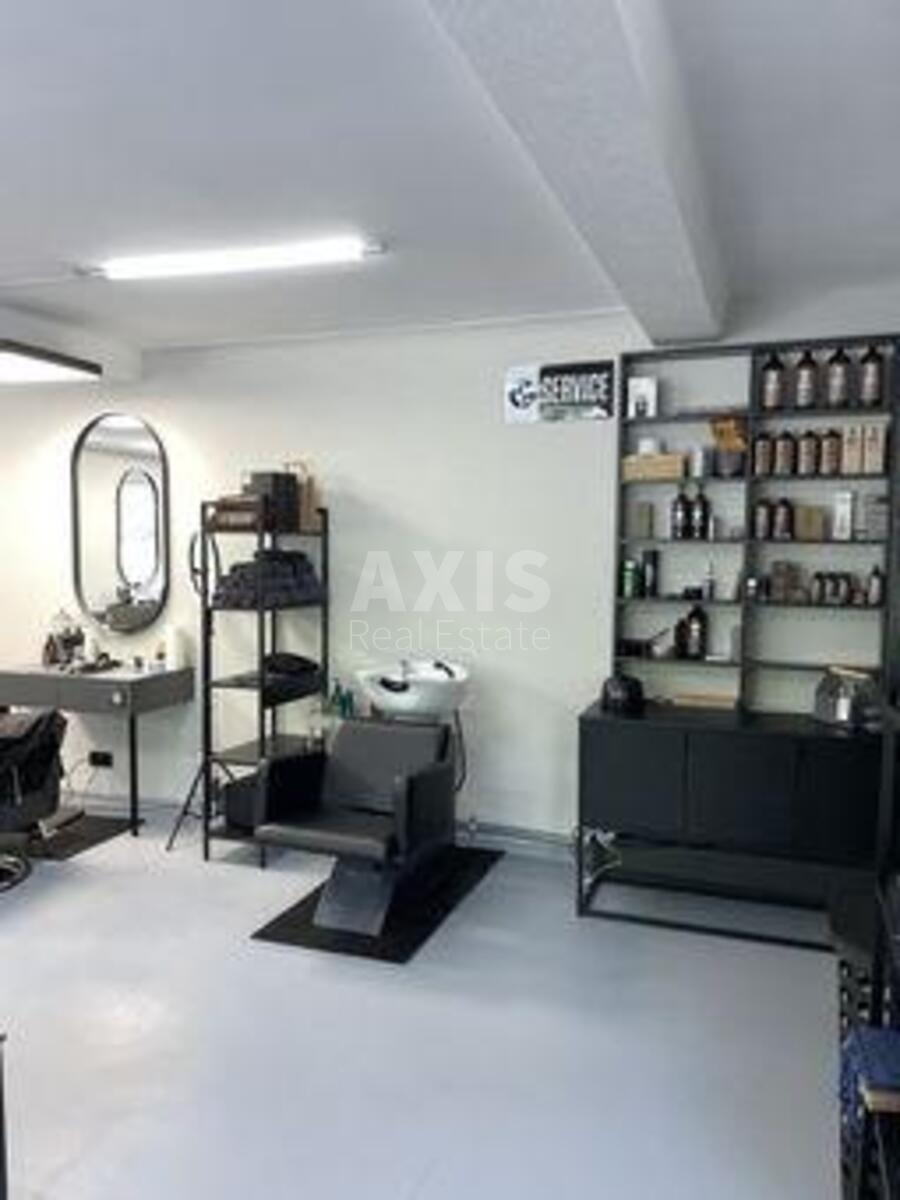 Trade object vul. Lavrs'ka 4, 42m2618951