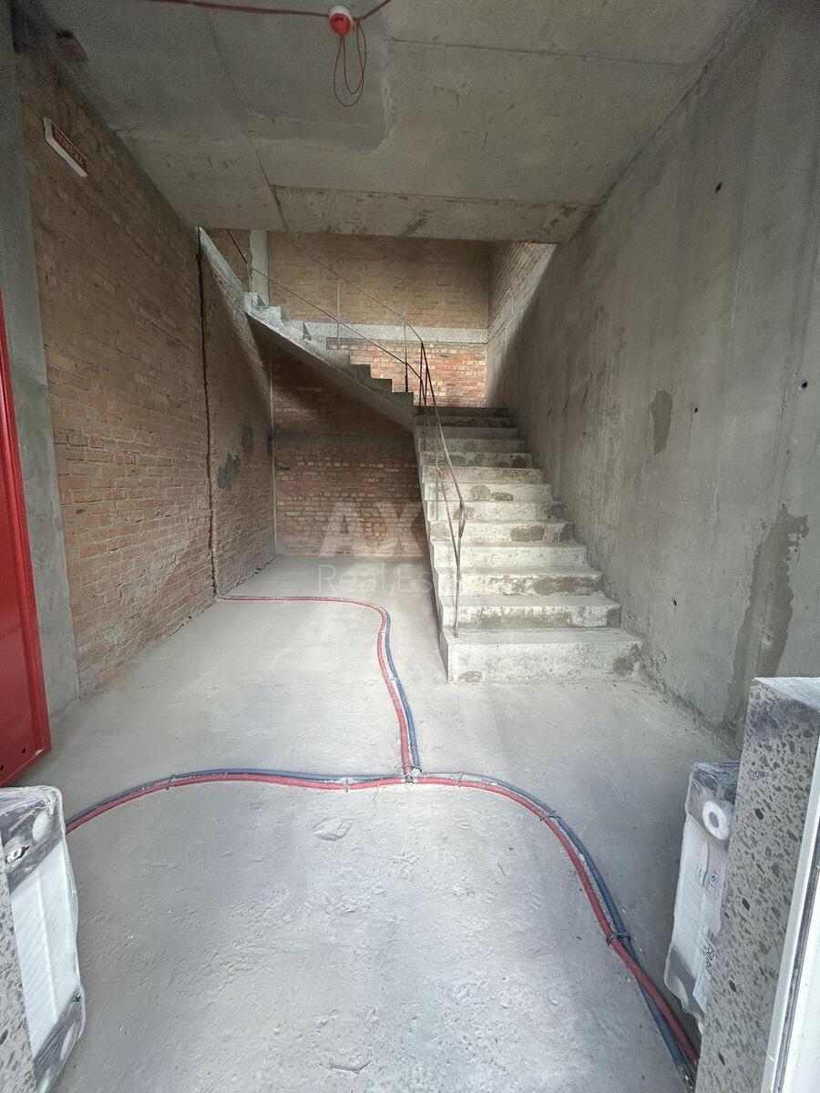Service object vul. Zhyvopysna 3, 102m2576865