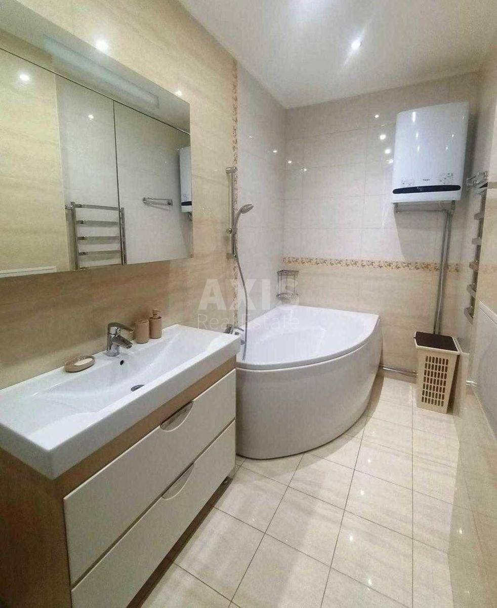 4k apartment vul. Dmytrivs'ka 56Б4