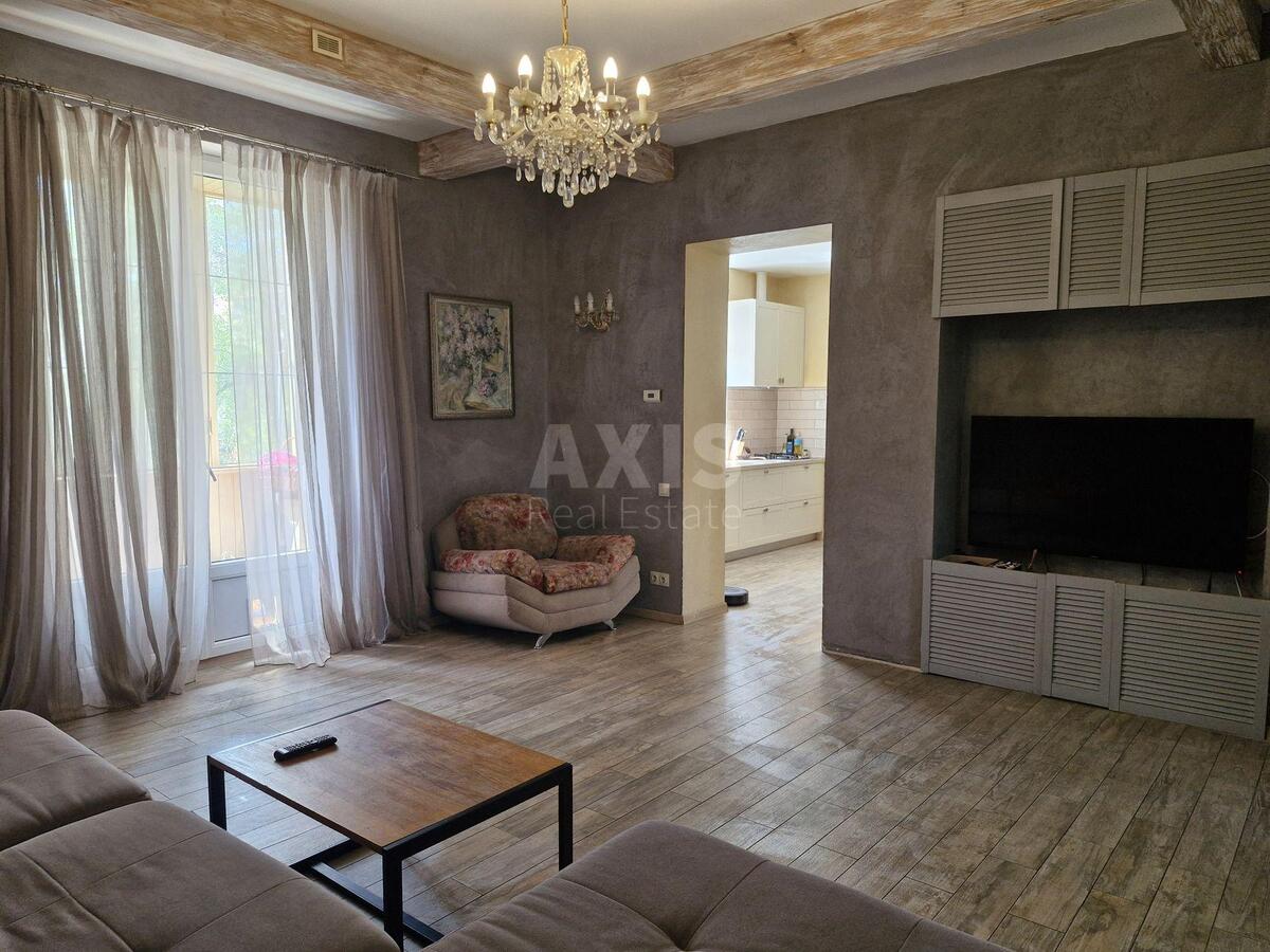 4k apartment vul. Iskrivs'ka 114
