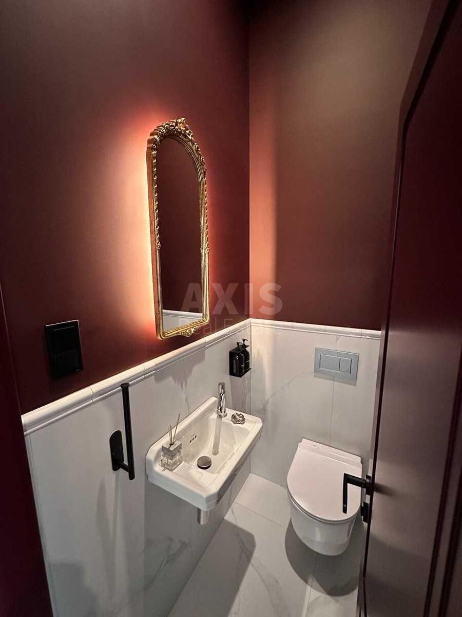 Office vul. Rustaveli Shota 15Б, 135m27