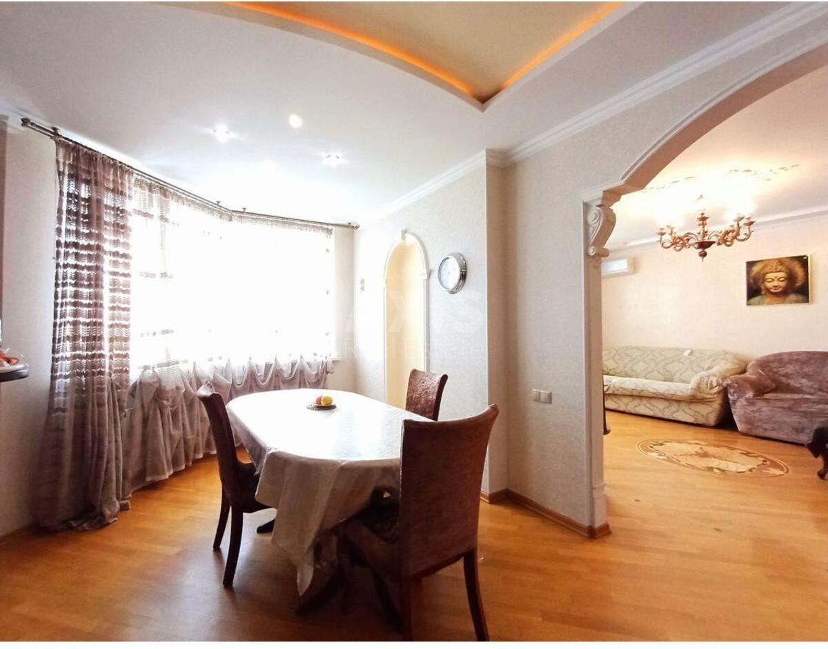 3k apartment pr-t Bazhana Mykoly 1М0