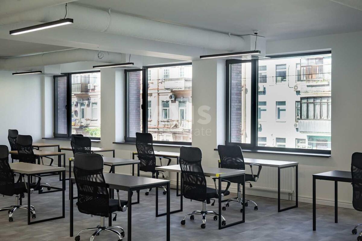 Office vul. Saksagans'kogo 53/80, 487m2