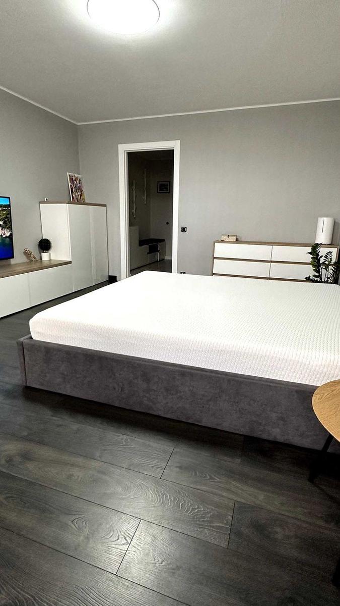 2k apartment vul. Bogatyrs'ka 6/13
