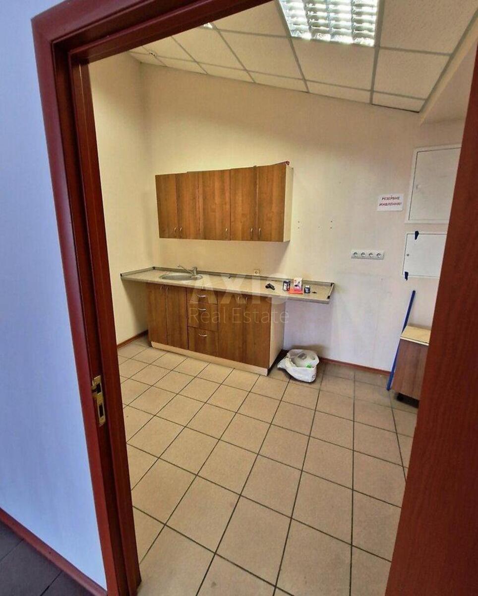 Office vul. Syrec'ka 25, 284m24