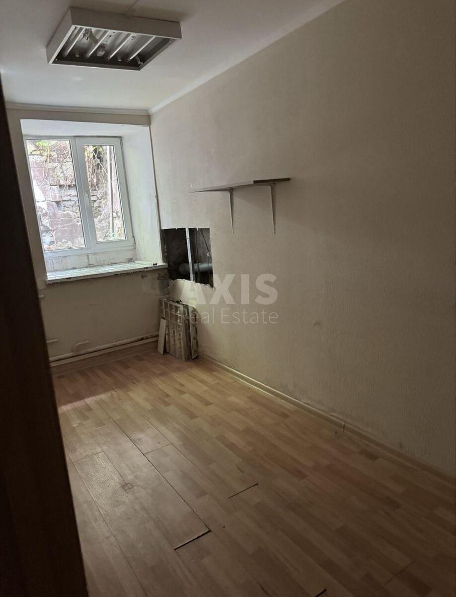 Office prov. Ryl's'kyj 3, 70m24