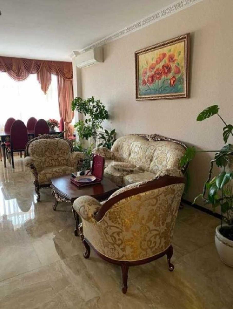 2k apartment vul. Staronavodnyc'ka 6Б0
