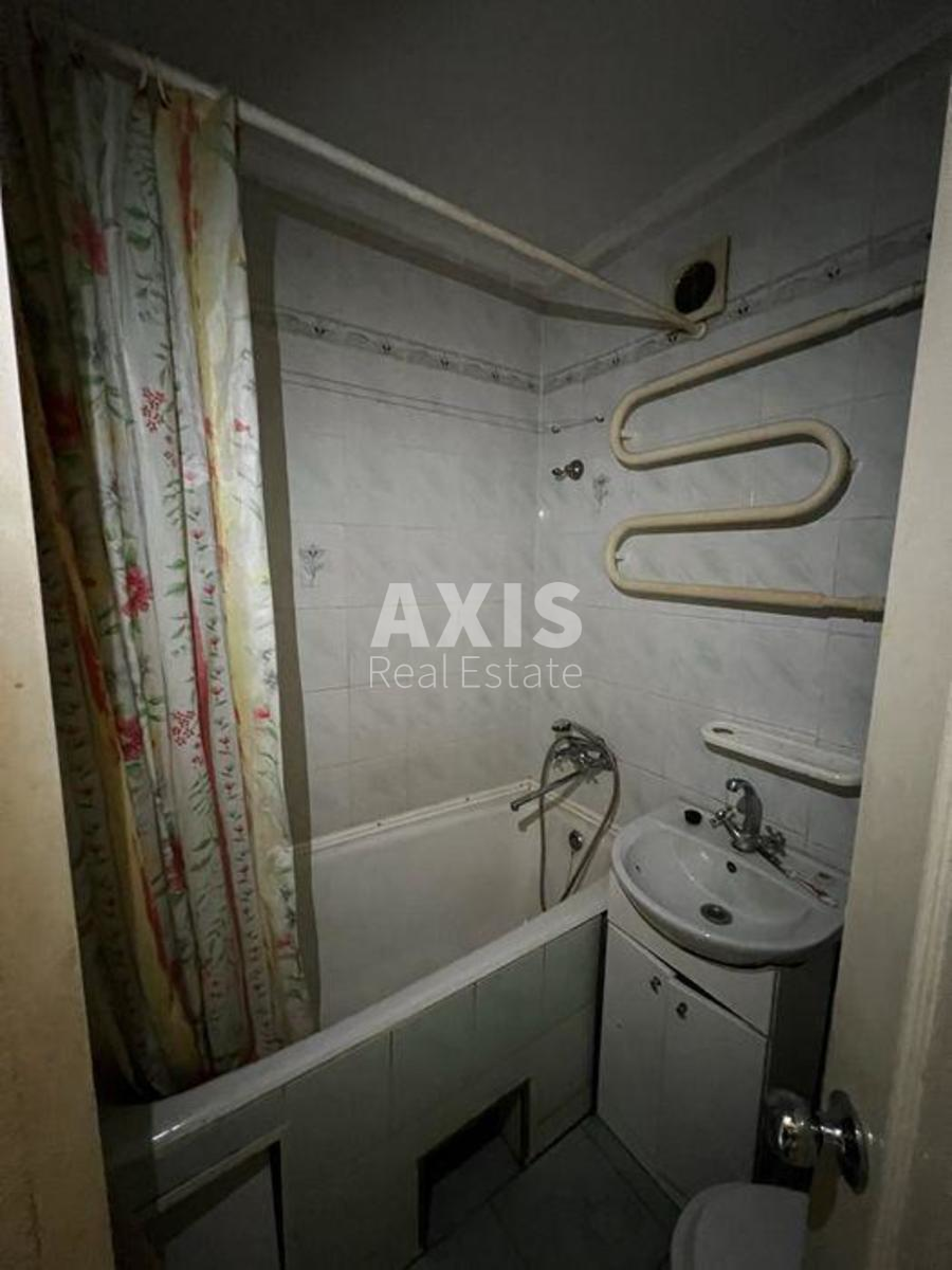 1k apartment vul. Chervonopil's'ka 20/157